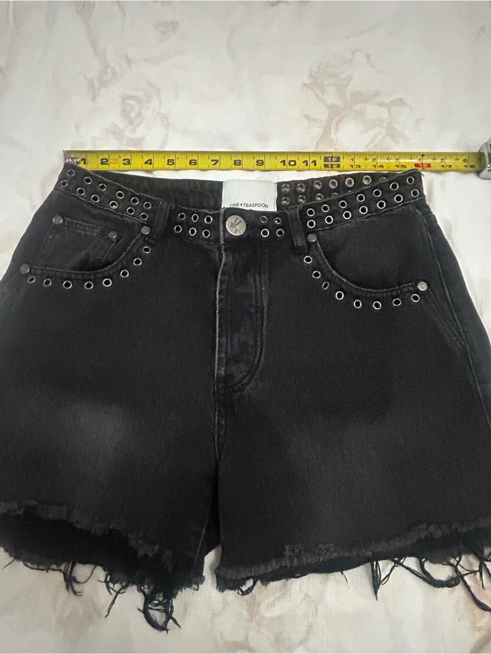 One Teaspoon Black Grommet High-Rise Denim Shorts 30